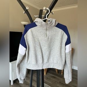 Women’s cropped hoodie